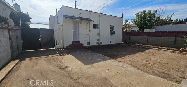 Building Photo - 717 W San Marino Ave