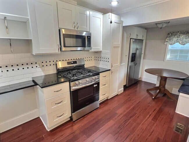 Building Photo - 339 Charleston St SE