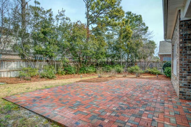 Building Photo - 5013 Gorham Ave