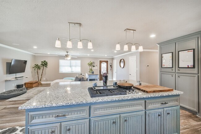 Building Photo - 24237 Creekwood Dr