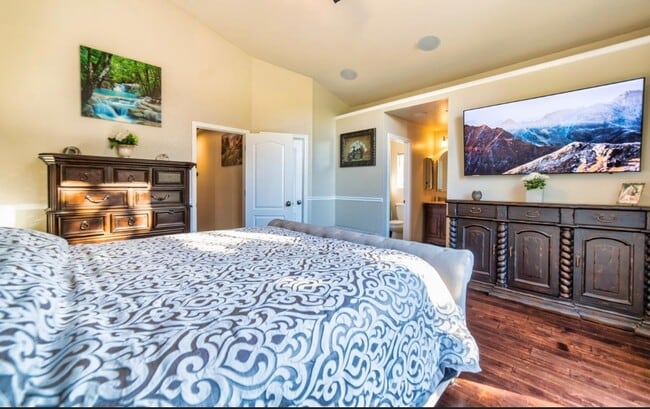 Building Photo - 3293 Woedee Dr