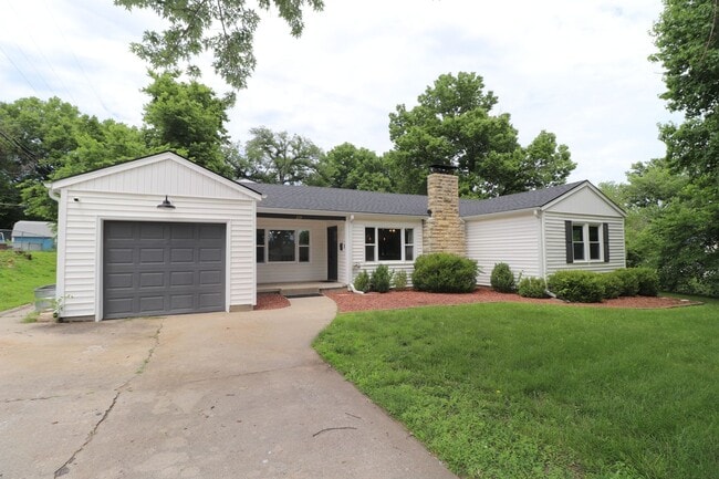 Primary Photo - Gorgeous Home for Rent