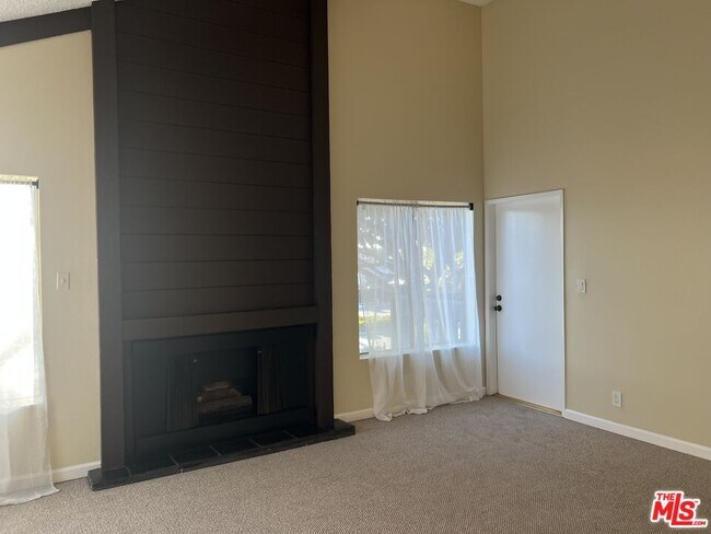 Building Photo - 5045 Maytime Ln