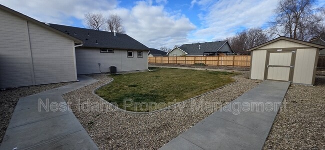 Building Photo - 11756 W Bronte St