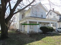 Building Photo - 708 Columbia Ave