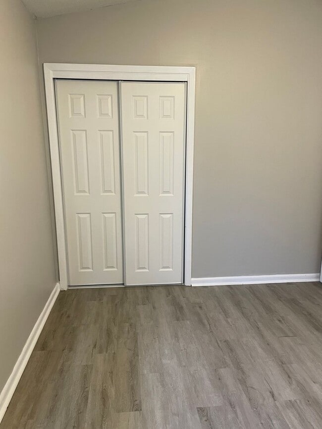 Building Photo - Adorable 3 Bed/ 1.5 Bath Home! Available Now!