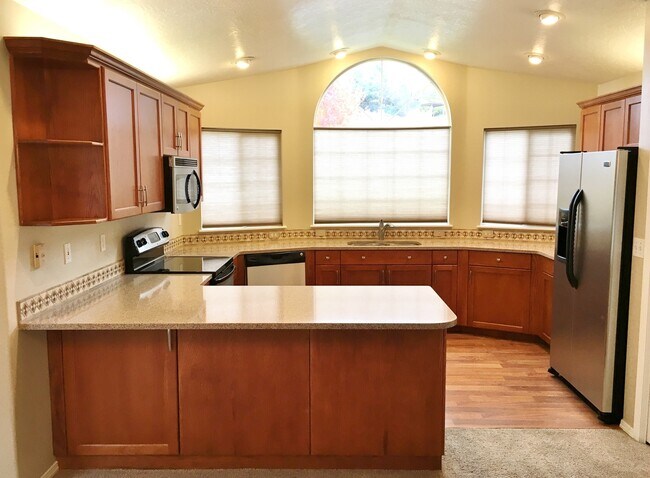Building Photo - Beautiful 3 bed 2 bath home in a quiet cul-d-sack in downtown Eagle off Palmetto Ave