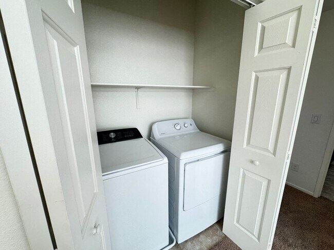 Building Photo - 6208 Yankee Spring St