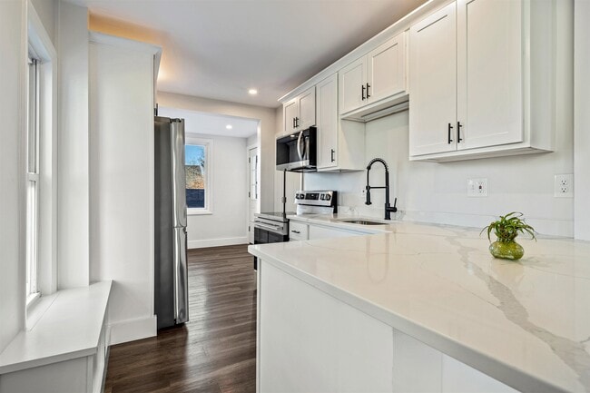 Building Photo - 26 Reservoir Ave