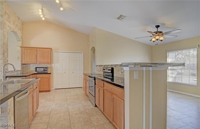 Building Photo - 1729 NE 21st St