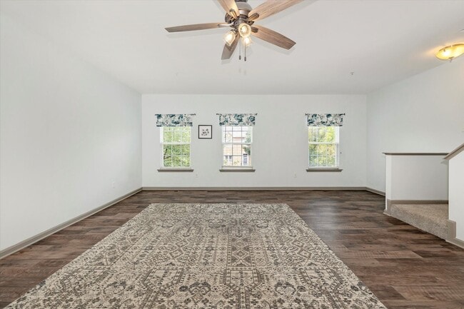 Building Photo - Twin Arch Crossing Rental