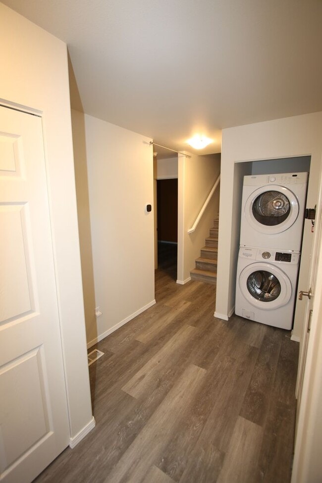 Building Photo - 3 Bedroom Condo in East Anchorage!
