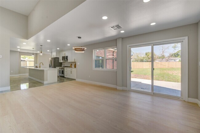 Building Photo - 1901 Canyon Creek Ct