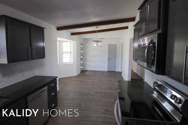 Building Photo - 1891 Lytal Ln