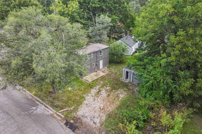 Building Photo - Charming 2 Bedroom, 2 Bath with Extra Loft Space Available Now!