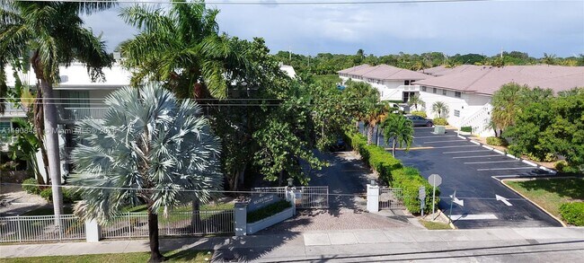 Building Photo - 7410 SW 82nd St