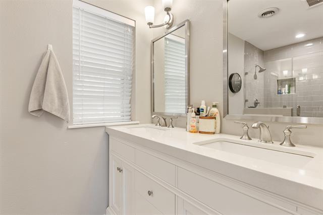 Building Photo - 6803 Blessing Dr