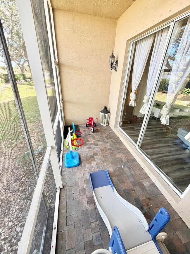 Building Photo - 159 Berenger Walk