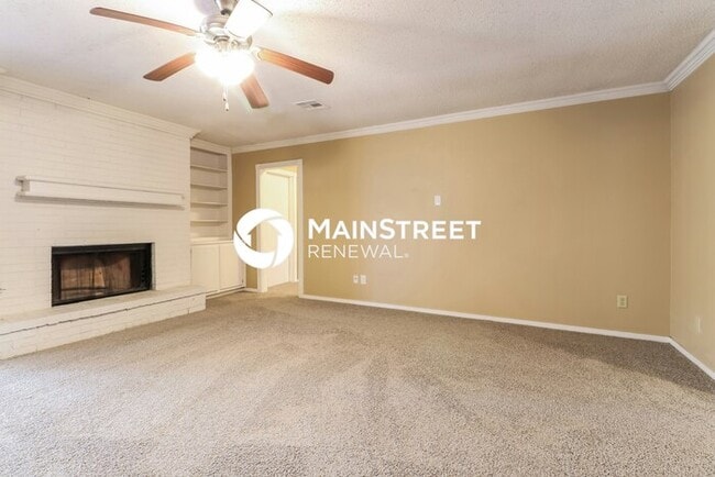 Building Photo - 3 Bedroom Pet-Friendly Home in Oklahoma City, OK with Main Street Renewal