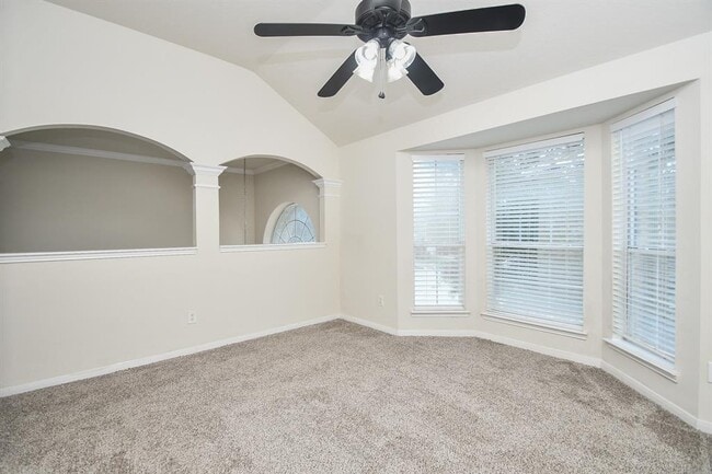 Building Photo - 6706 Nicecrest Dr