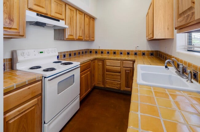 Primary Photo - Charming Central Guest House