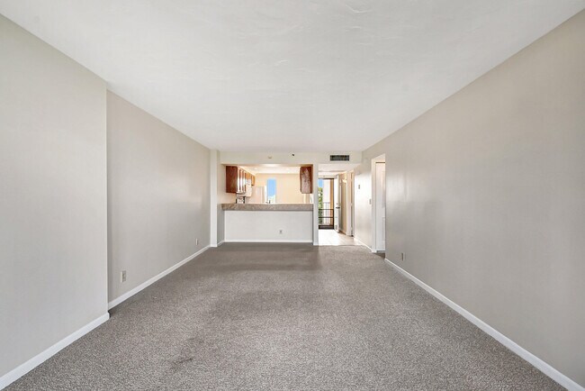 Building Photo - 21 Royal Palm Way