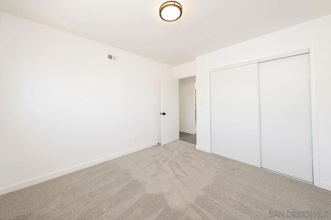 Building Photo - 2472 Calle Tortuosa