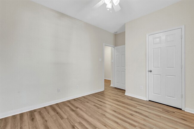 Building Photo - 415 Abbey Ln