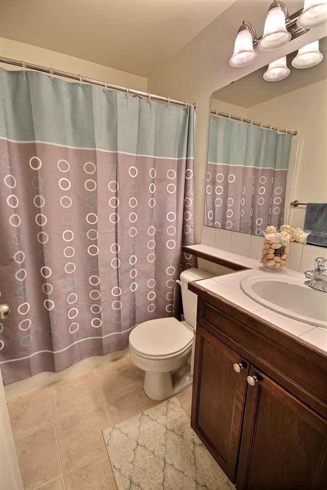 Building Photo - 23300 SE Black Nugget Rd