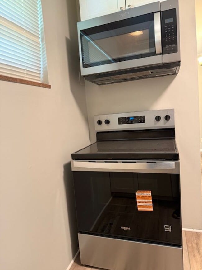 Building Photo - Rockford 37853 -  3 bedroom, 1.5 bath home...