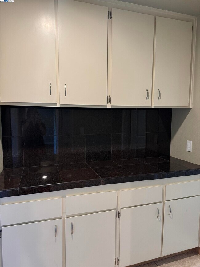 Building Photo - 7765 Canyon Meadows Cir