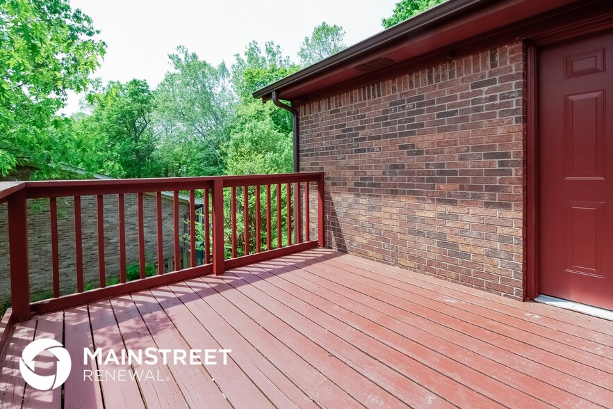 Building Photo - 5600 Wooded Lake Dr