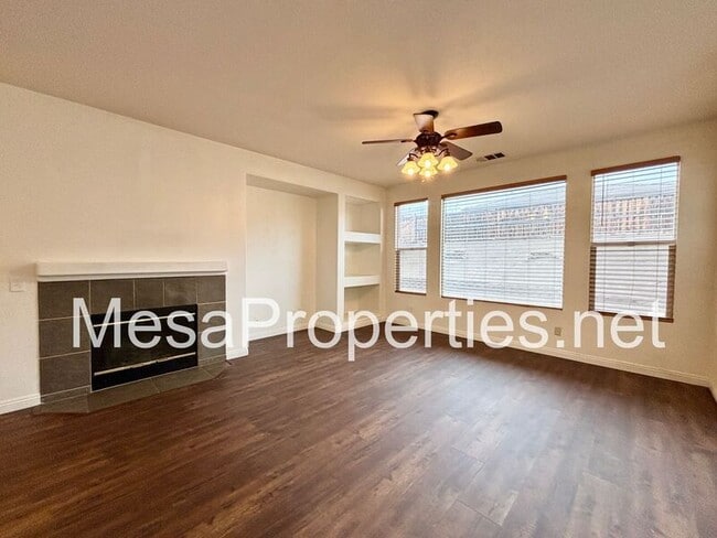 Building Photo - 12261 Luna Rd