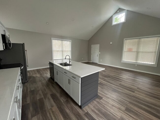 Building Photo - Short term lease. New Construction 4BR/4.5BA Great Location!