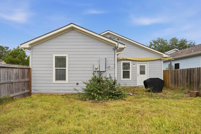 Building Photo - 10223 Dandyline Way