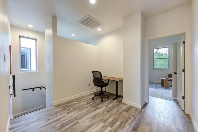 Building Photo - 13906 Bee Flower Ln