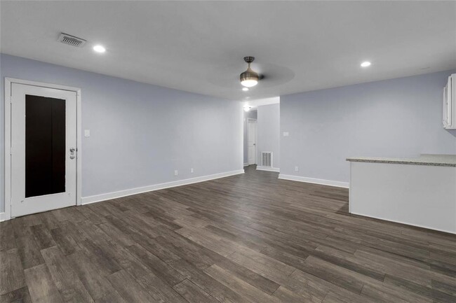 Building Photo - 19002 Walden Forest Dr