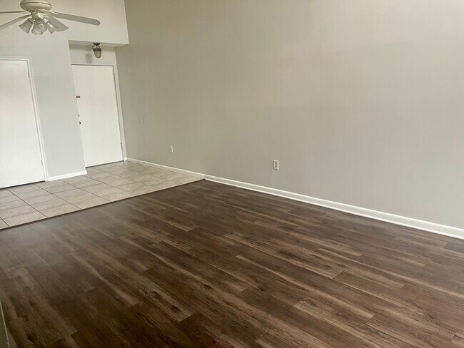 Building Photo - 3564 Southpointe Dr