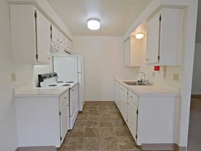Building Photo - WINTER SPECIAL ~ $735 OFF FIRST MONTH RENT