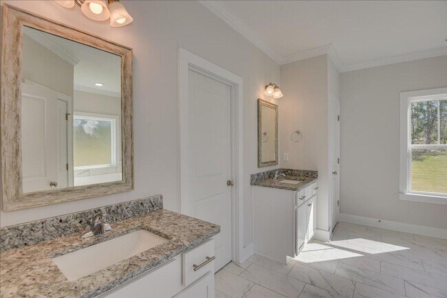 Building Photo - 422 Pump House Rd