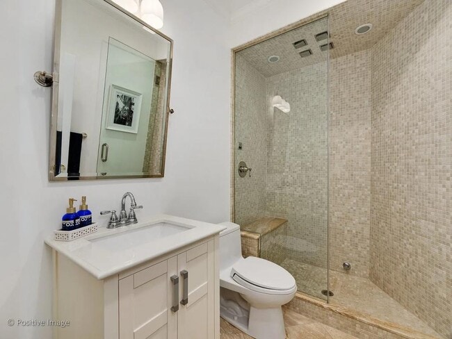 Building Photo - 1814 N Lincoln Park W