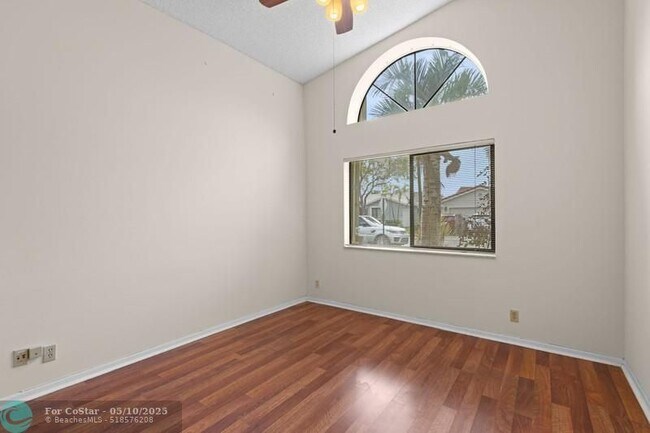 Building Photo - 10091 SW 16th Pl