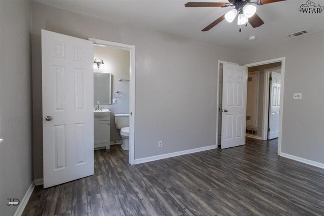 Building Photo - 18 Oxley Dr