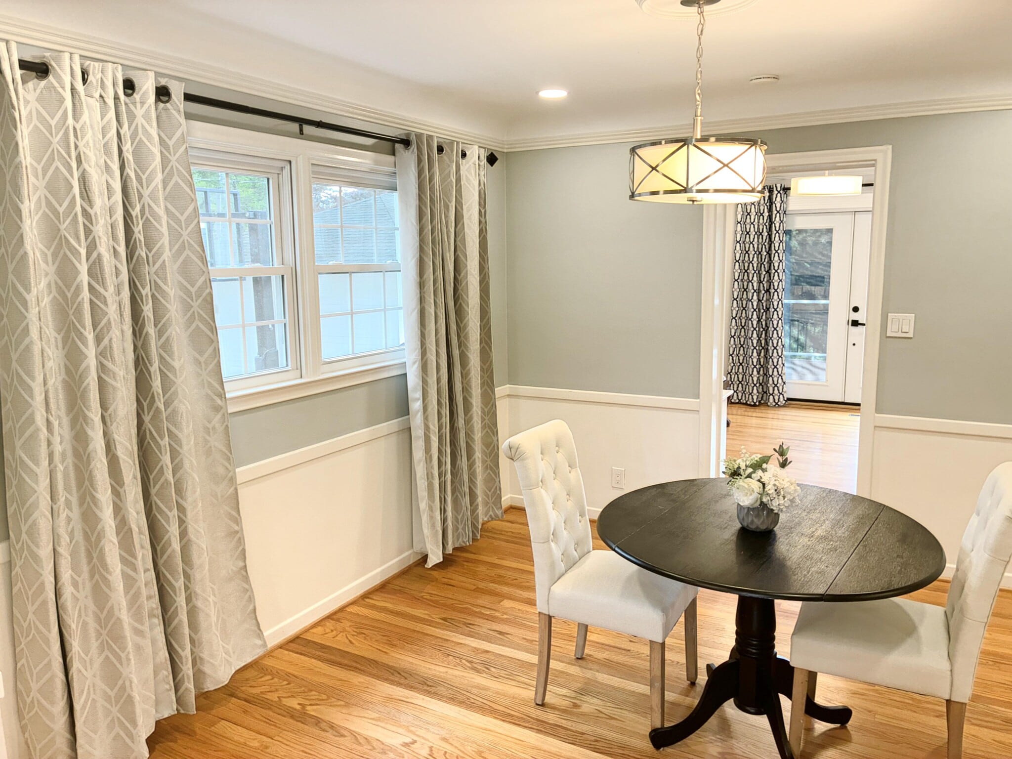 Building Photo - 906 Putney St