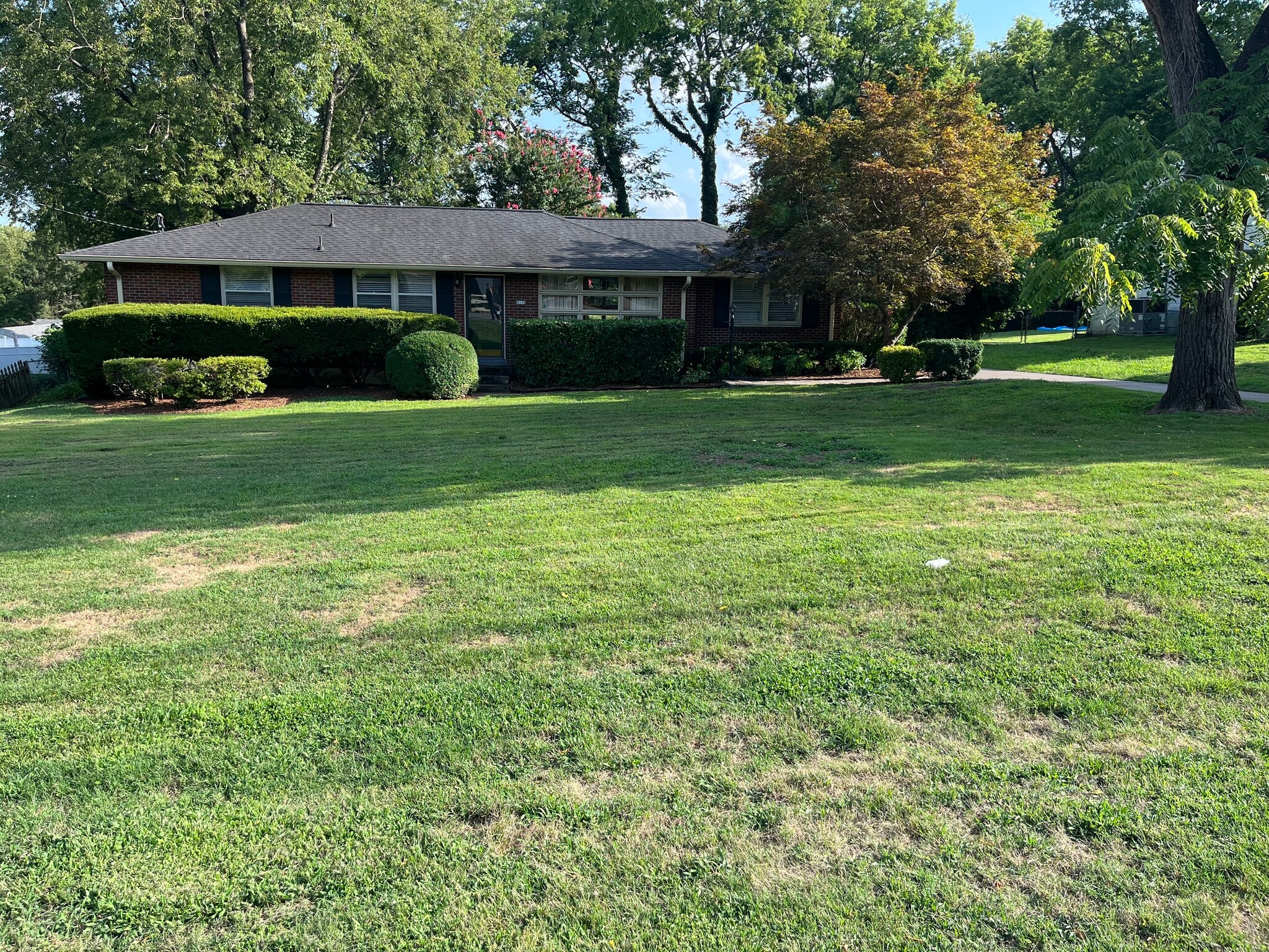 Building Photo - 619 Crieve Rd