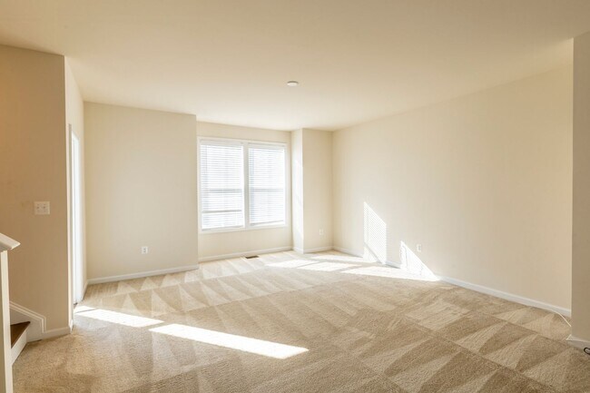 Building Photo - 3430 Montague St