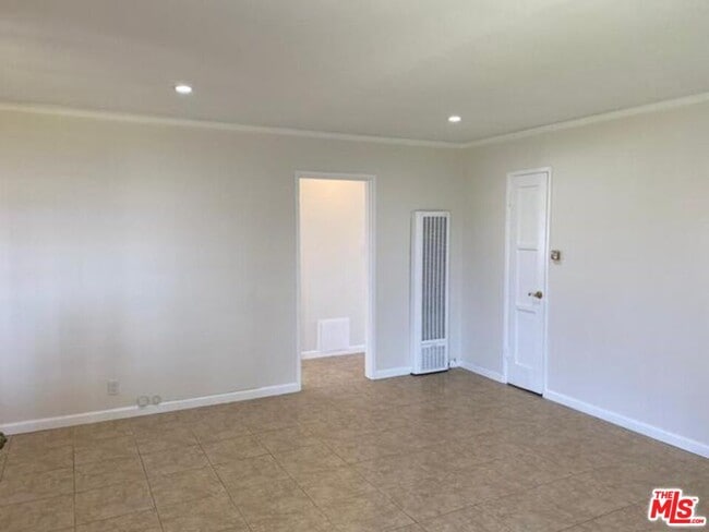 Building Photo - 5784 Corbett St