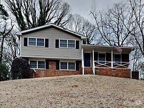 Building Photo - 2642 Hatfield Cir SE