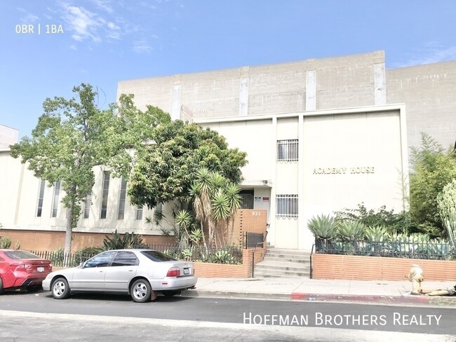 Building Photo - 933 Grattan St Los Angeles CA 90015