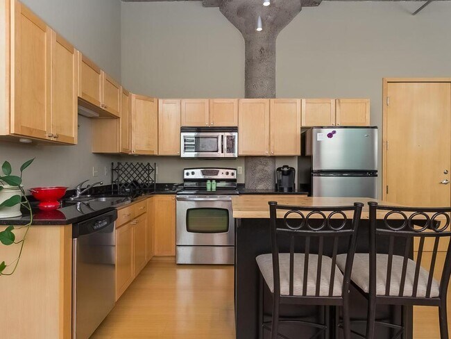 Building Photo - 521 S 7th St